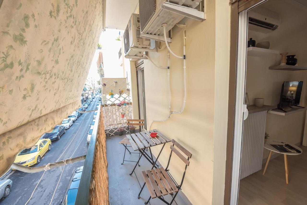 Lovely 1 Bedroom Apartment In Афины Экстерьер фото